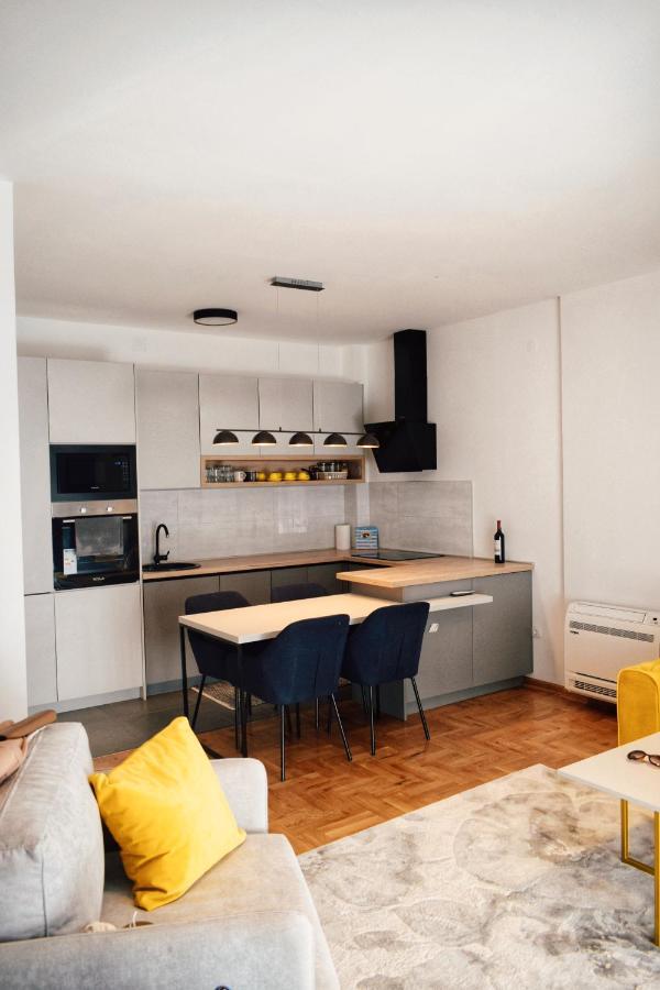 The Impressive Apartment Требине Екстериор снимка